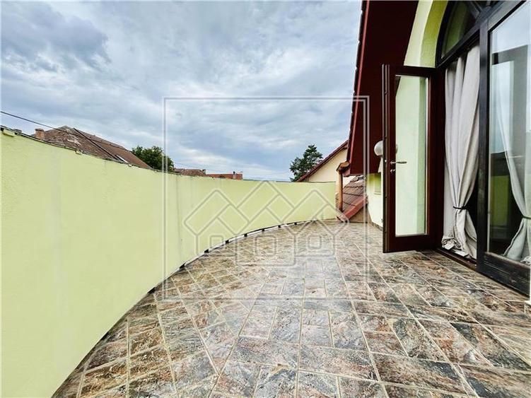 Casa de vanzare in Sibiu - individuala - 278 mp utili - - 42