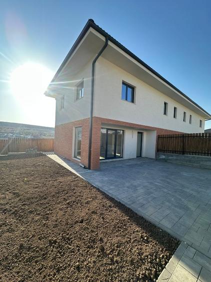 Duplex finisat cu 4 camere de vanzare cu CF in Chinteni - 1