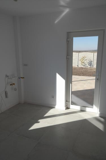 Crevedia, zona retrasa, liniste, 1.3 km de sos. Bucuresti - 4