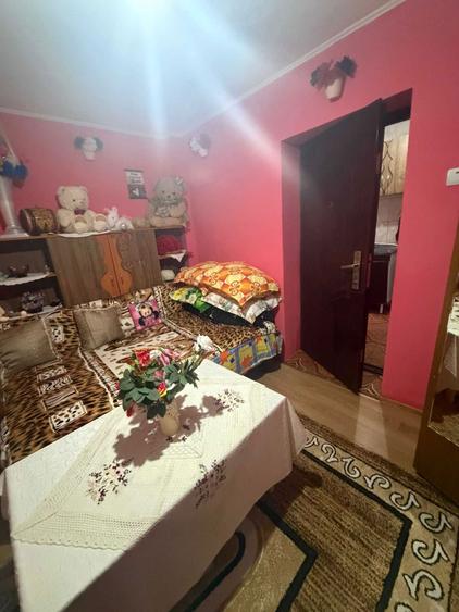 Camera de inchiriat la curte zona aparatori patriei sec 4 - 1