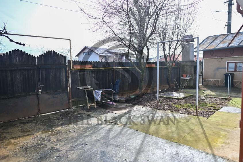 Casa cu 7 camere de vanzare | Zona Centrala, Baicoi | Comision 0% - 3