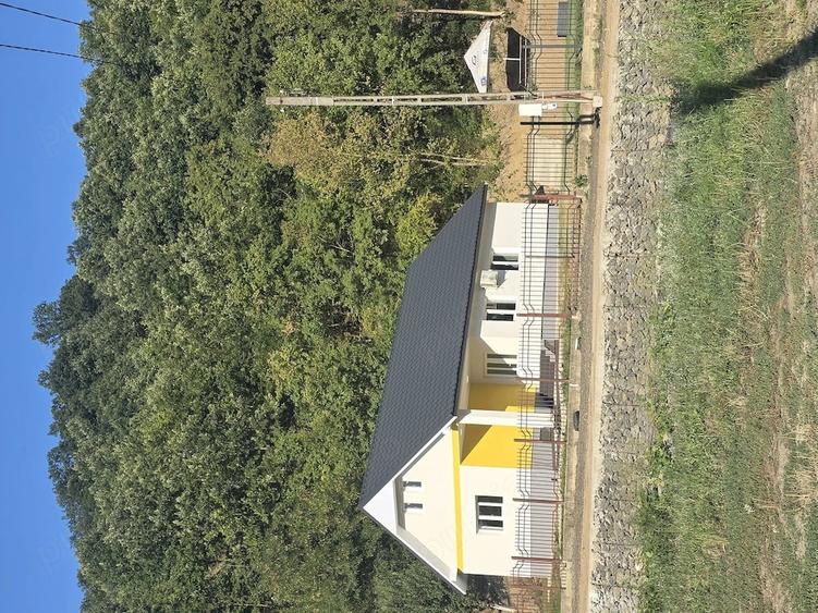 Casă cu Teren 663 Mp în Leșnic