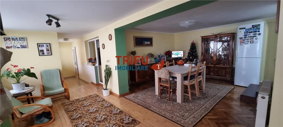 Casa de vanzare in Partos pretabila pt 2 familii - 3