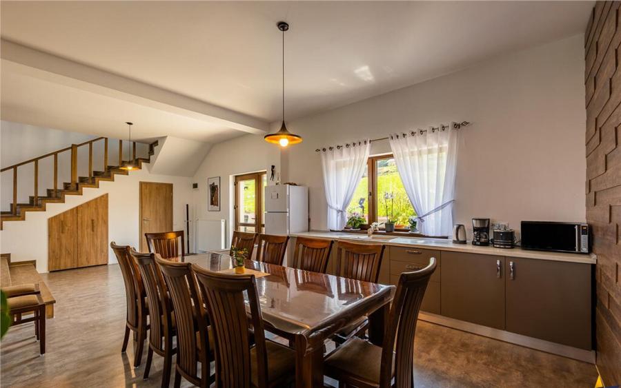 FILM! Oaza de relaxare si rafinament, in peisaje montane spe - 18