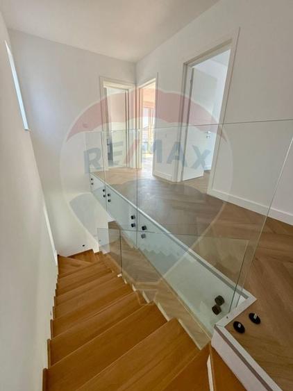 Casa / Vila cu 4 camere de vanzare - 4