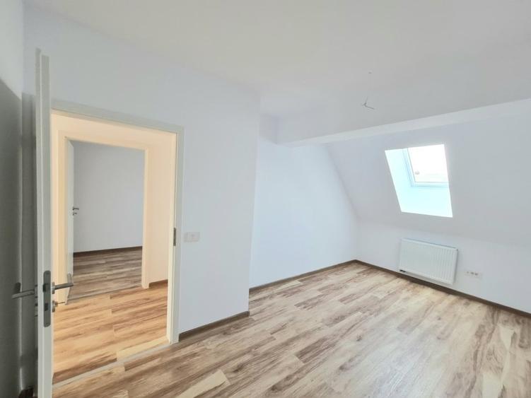 Penthouse deosebit pe 3 etaje cu priveliste zona Coresi - 4