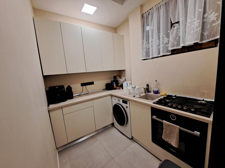 APARTAMENT 5 CAMERE CU SCARA INTERIOARA IN VILA - ANVELOPATA TERMIC ANUL CURENT - 31