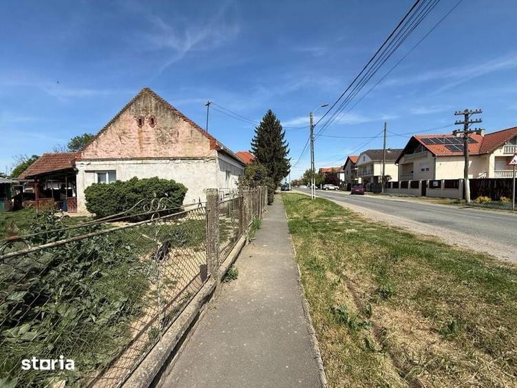 Ofer spre vanzare casa in Lazuri Situata la Str. Principala - 4