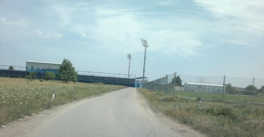 Berceni la stadionul din comuna - teren 412 mp zona vile - 5