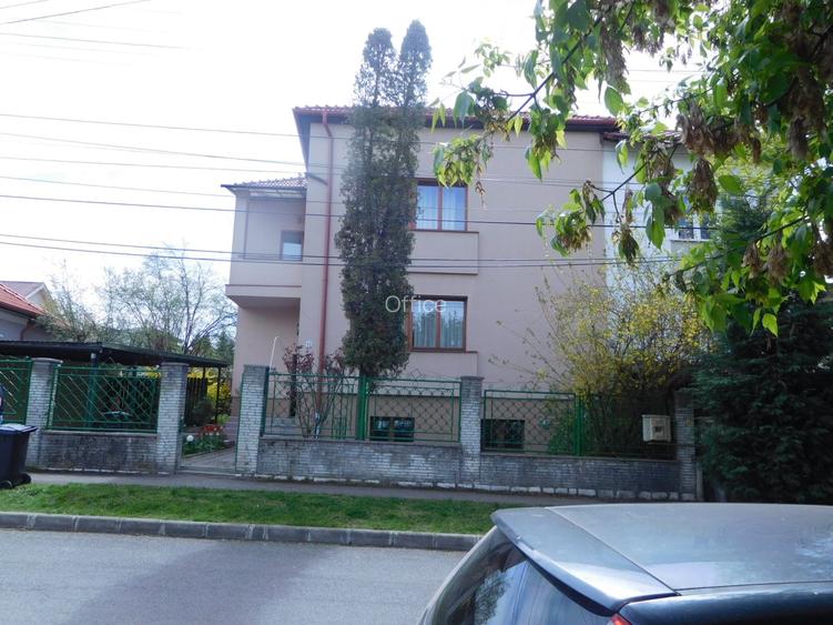 Casa+teren in cartierul Andrei Muresanu-oferta buna!