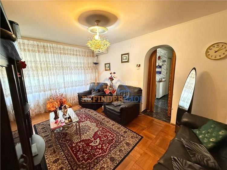 Vanzare apartament 3 camere