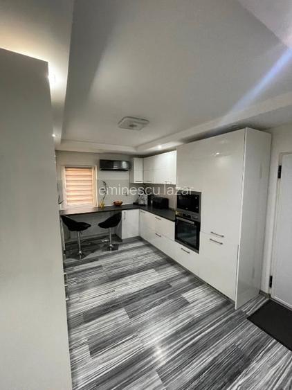 Apartament 4 camere ,500 metri Iulius town