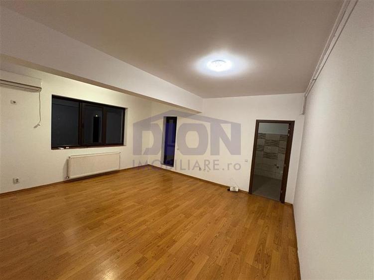 Eroii Revolutiei, 2 camere, etaj 1, bloc nou. - 13