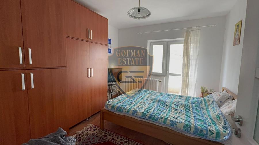 3 Camere, Capitol Bd Mamaia 81mp, 3 balcoane, etaj 4/4, centrala gaz, 2 bai, A/C - 4