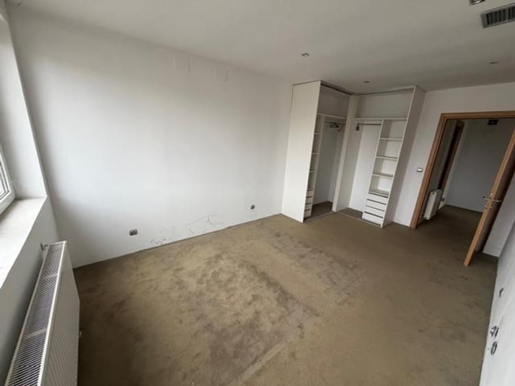 Tunari 1 Decembrie Nr.136 - 12