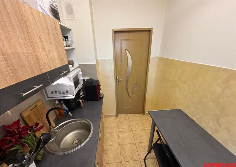 Zona Miron Costin - apartament 3 camere - etajul 2 - 4