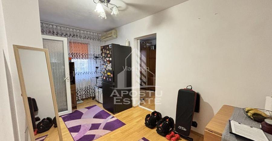 Apartament cu 2 camere, zona Sagului Apartament cu 2 camere, zona Sagului
