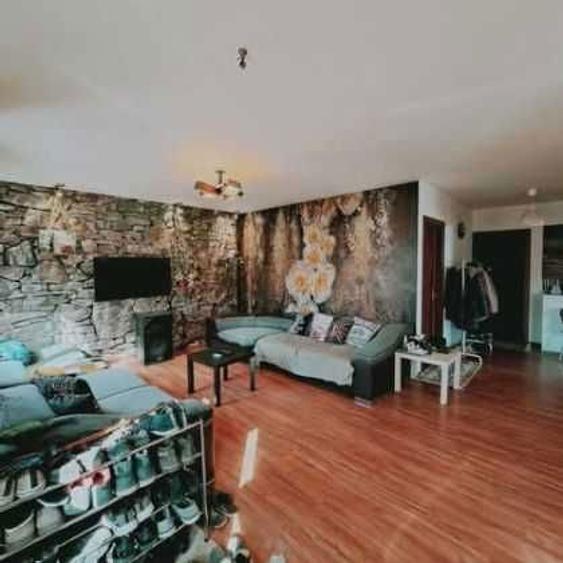 Casa foarte spatioasa, la cheie, intr-o zona civilizata! - 1