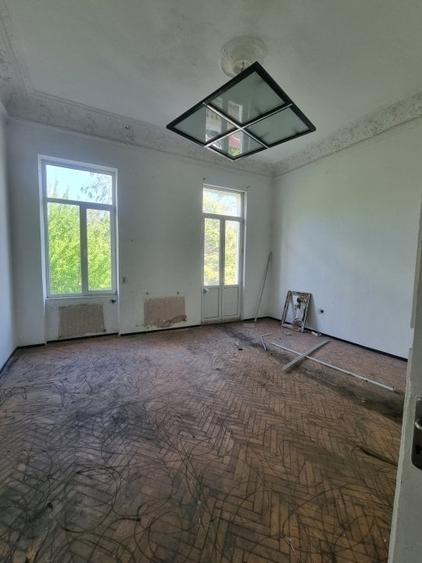 Casa lui Nicolae Dinischiotu - 60 camere - Imobil Istoric - 24