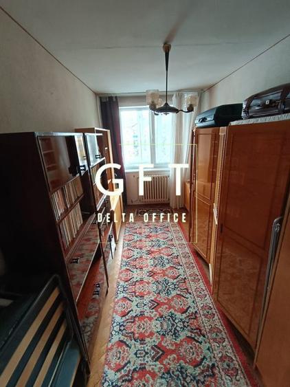 Apartament 3 camere,decomandat,2 balcoane,et. 4,Bdul Decebal - 6
