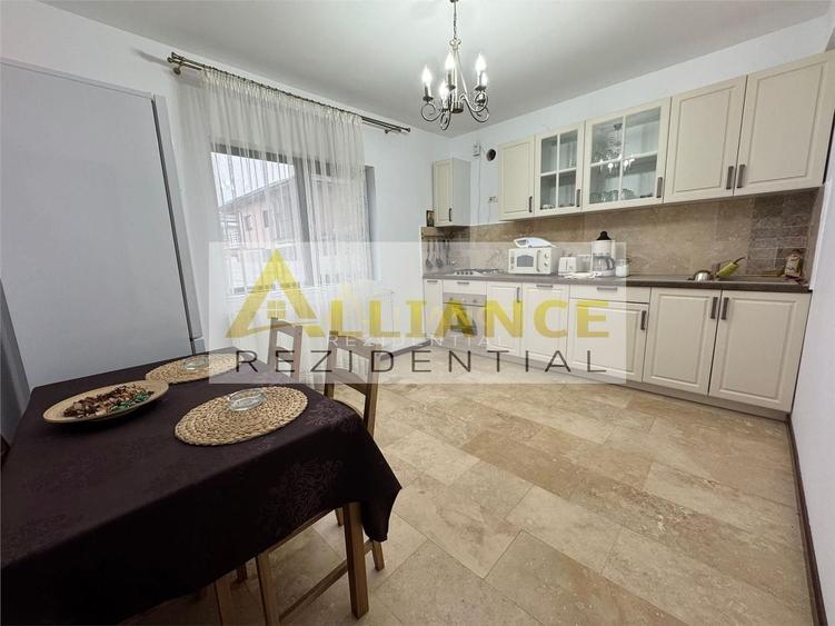 Casă individuală cu 4 camere decomandat cu Canalizare în Central
