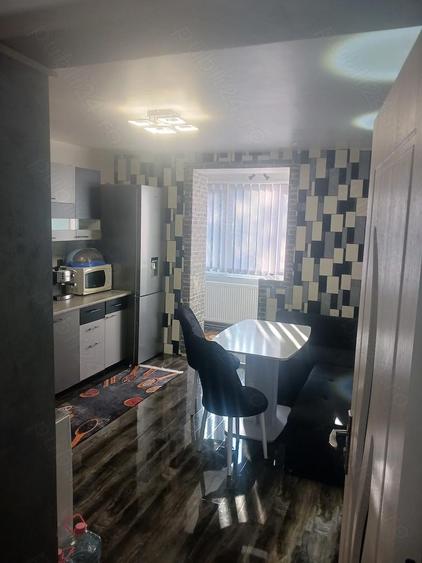 Vand apartament vis a vis de judecatorie, bloc tip vila et1 - 10