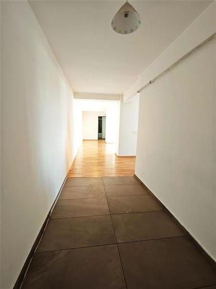 Vanzare apartament 2 camere, Ghimbav zona centrala, bloc 2008 - 9