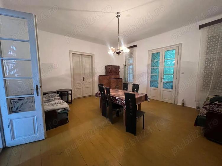 De vanzare vila Cuvin - 1