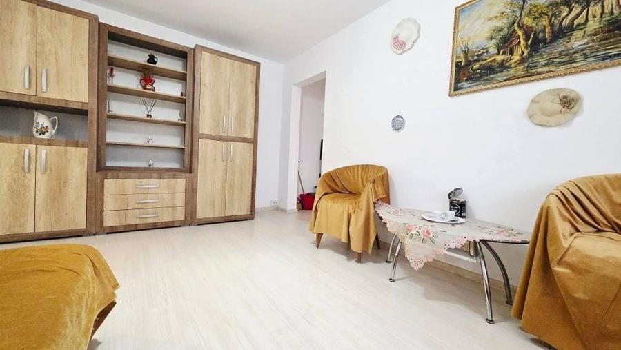 Apartament cu 2 camere semidecomandat în Romanilor