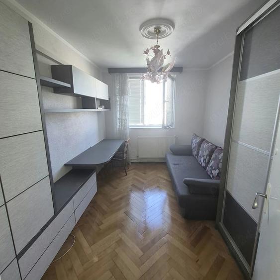 Apartament cu 3 camere decomandat în Bălcescu