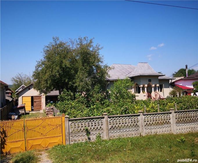 Casă cu 4 camere cu Teren 2000 Mp în Sinești