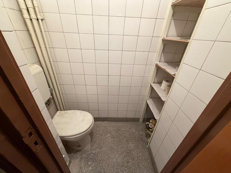 Apartament cu 4 camere decomandat în Titan
