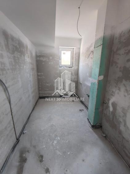 Apartament cu 2 camere decomandat în Universitate