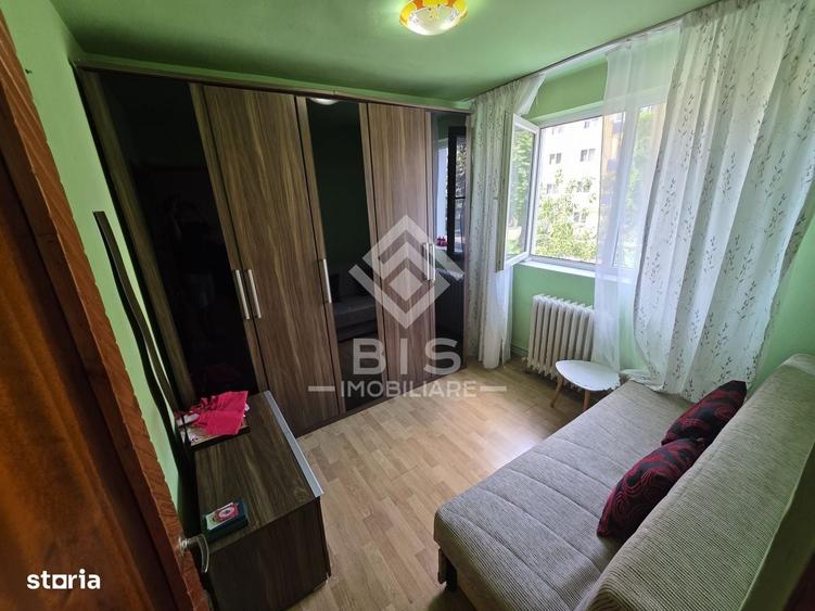 Vanzare Apartament- Zona Decebal Etaj 1 - 2