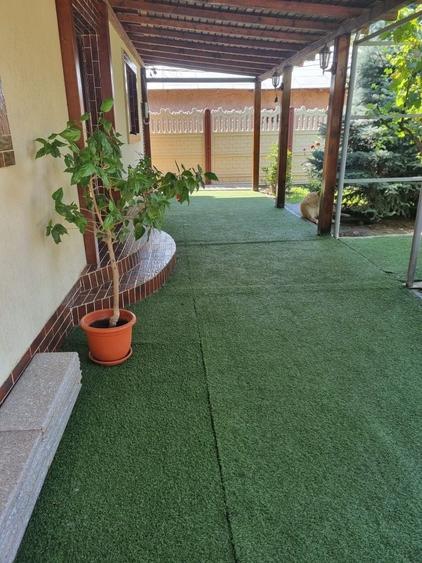 Casă cu 4 camere în Plopu