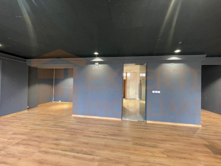 Spațiu comercial, de 112 mp, în Delfinariu