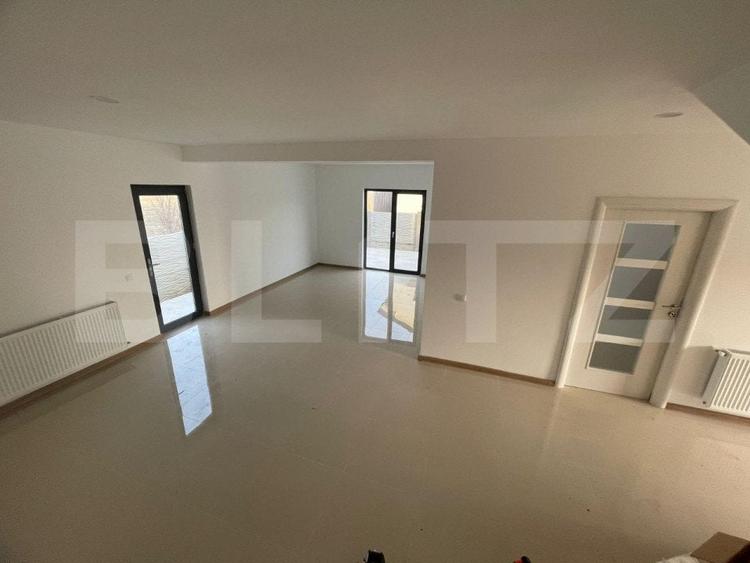 Casă individuală cu 4 camere cu Teren 350 Mp în Malu Mare