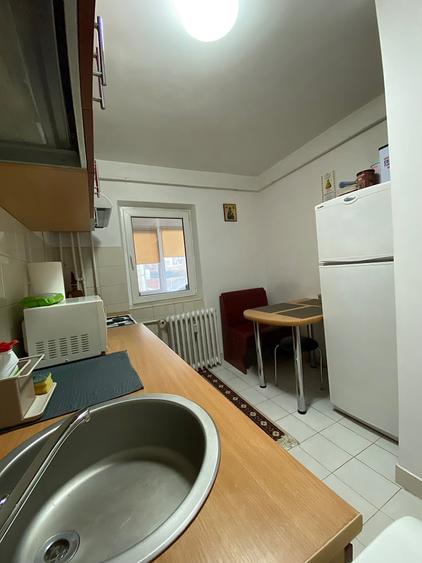 Garsonieră decomandată în Podul de Fier