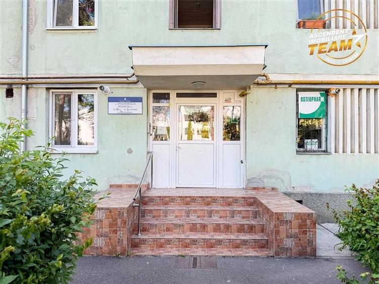 Apartament cu 3 camere decomandat, mobilat în Simeria