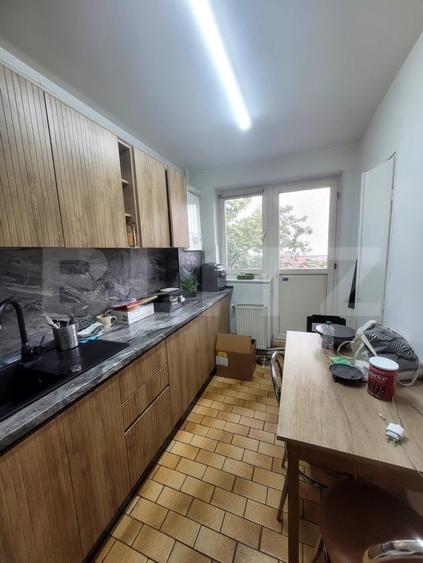 Apartament cu 3 camere semidecomandat, mobilat în Gheorgheni