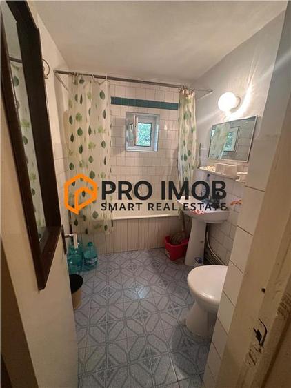 Apartament cu 3 camere decomandat în Est