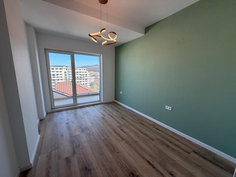 Apartament cu 3 camere semidecomandat, mobilat în Florești — fotografia 3