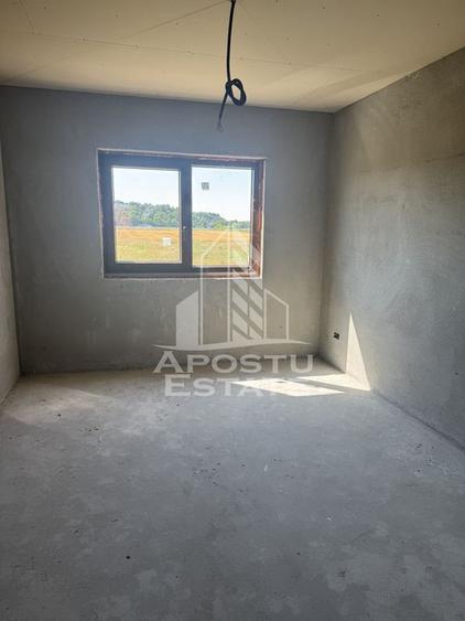 Casă cu 5 camere cu Teren 602 Mp în Ghiroda