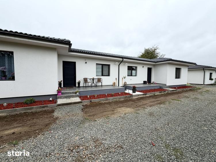 Casă cu 3 camere cu Canalizare în Sânandrei