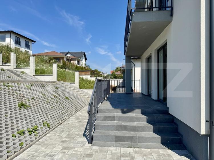 Casă individuală cu 4 camere cu Canalizare în Corunca