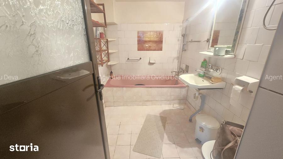 Vand casa in Deva, P+E + Garaj dublu separat cu intrare directa