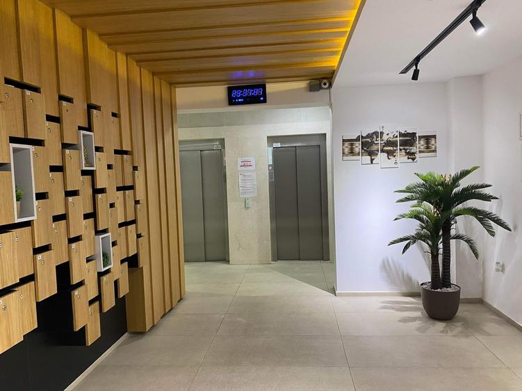 Apartament cu 3 camere decomandat în Prelungirea Ghencea