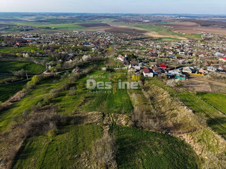 Teren Construcții intravilan de 2091 mp, în Mogoșești