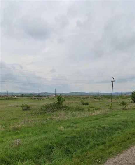 Teren Construcții intravilan de 34088 mp, în Săcădat