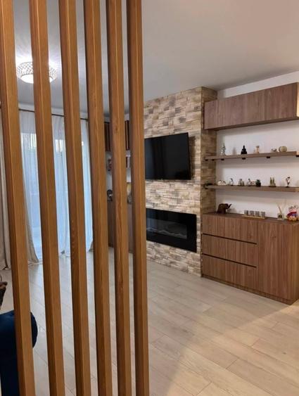 Apartament cu 3 camere semidecomandat, mobilat în Tineretului